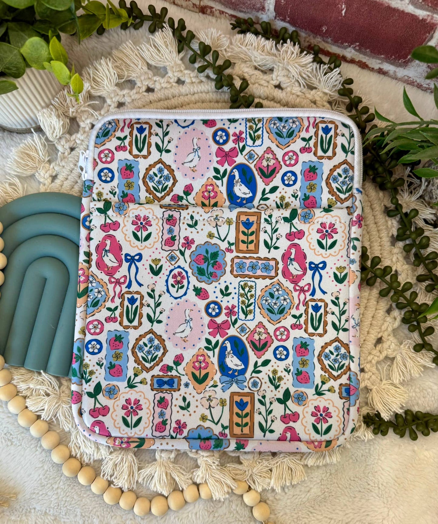 8x10 Goose Book Sleeve | Book Sleeve | Kindle Storage