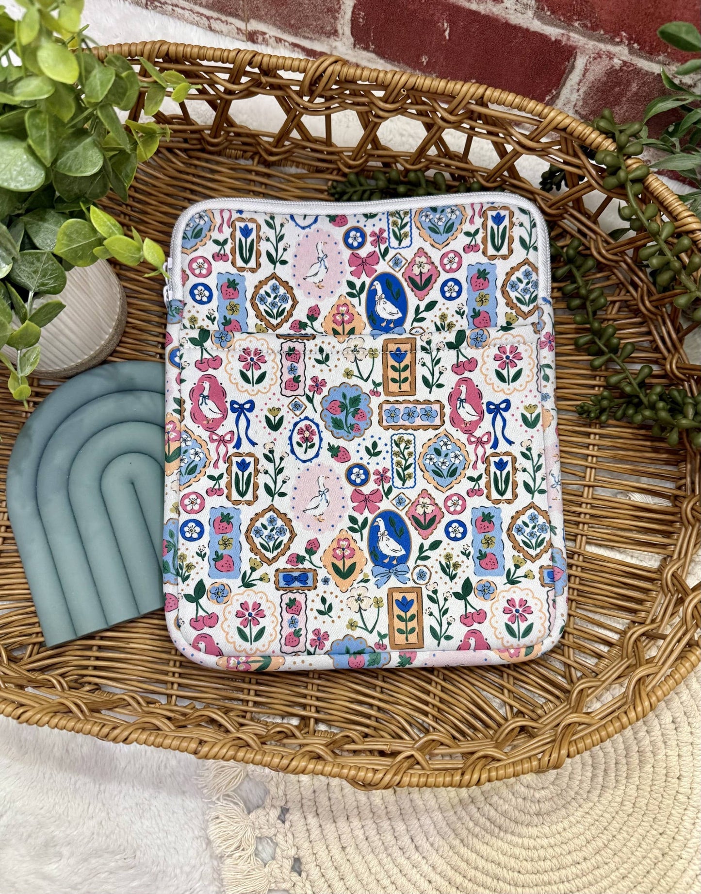 8x10 Goose Book Sleeve | Book Sleeve | Kindle Storage